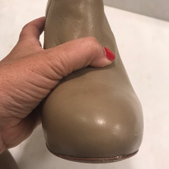 Tan boots - Picture 4 of 6